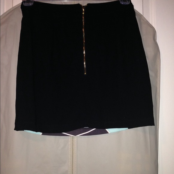 BLU PEPPER SKIRT SZ S FROM TRAVELING CHIC BOUTIQUE - Picture 4 of 4