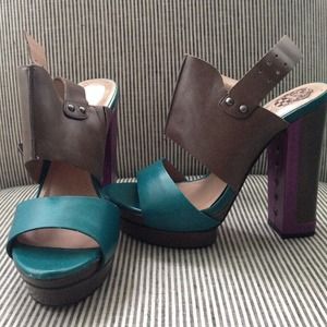 Vince Camuto Heels/ 7/ Never Worn