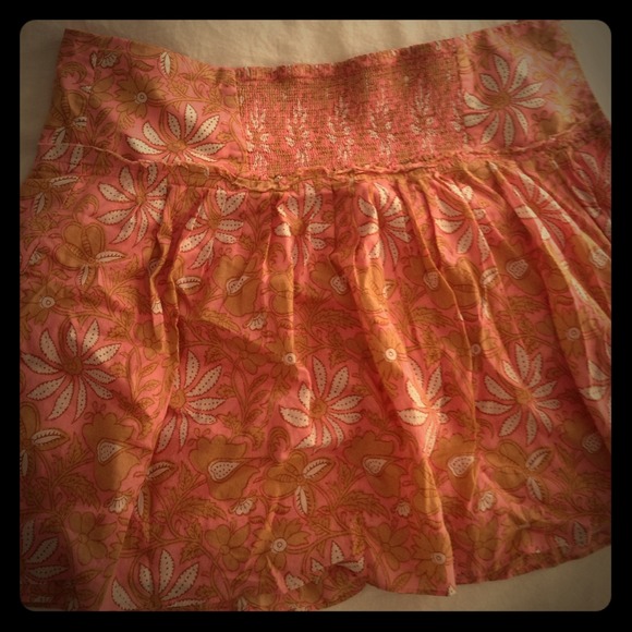 Adorable Banana Republic Floral Patterned Skirt
