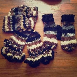 🌰Black & Brown Scarf & Glove Set