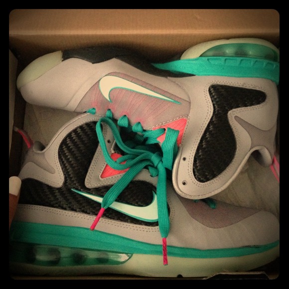 Nike Shoes - South beach lebrons