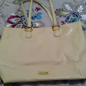 Host Pick 3/12 MOSCHINO BAG Host Pick 3/12 MOSCHINO BAG