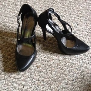 Black very nice heels only worn once!!