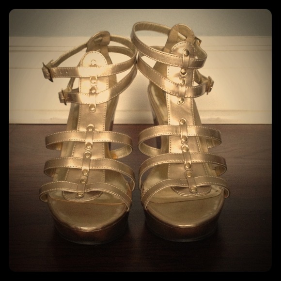Reduced! Steve Madden gladiator wedges