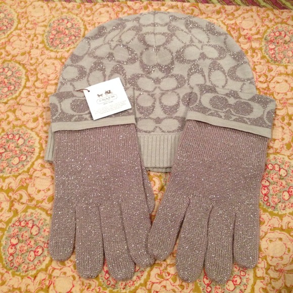 Coach hat with matching gloves