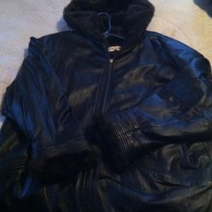 💝Hold for @ashmicb💝Black long leather jacket