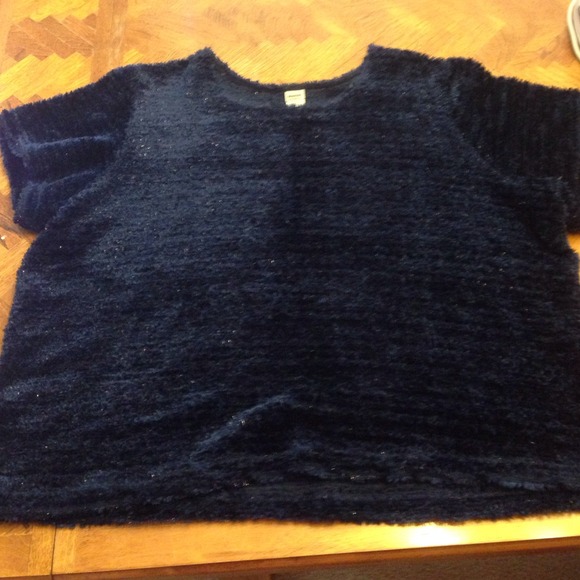 Fuzzy short sleeve sweater - Picture 1 of 3