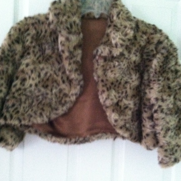 Faux fur shawl! - Picture 1 of 3