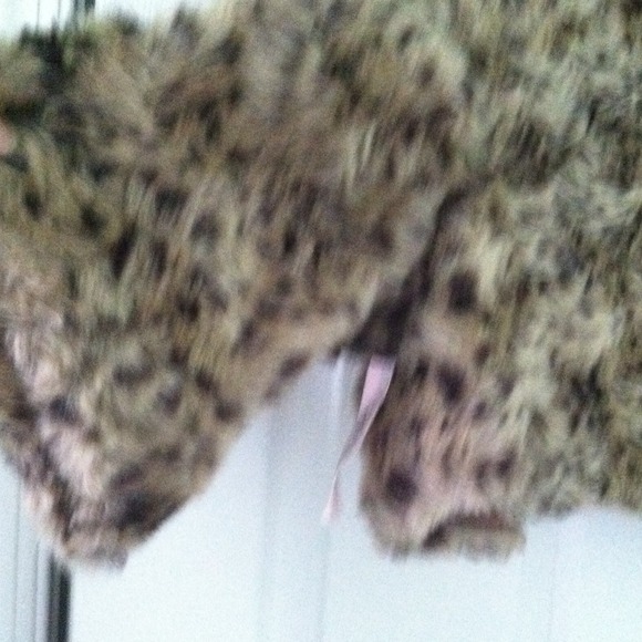 Faux fur shawl! - Picture 3 of 3