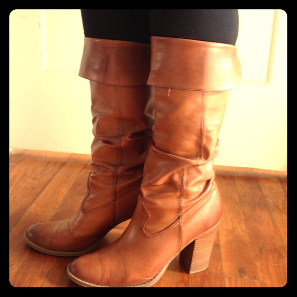 BKE Sole Buckle Tan Leather Boots heels