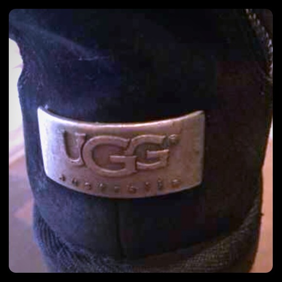 SOLD !! Uggs black with colored zipper