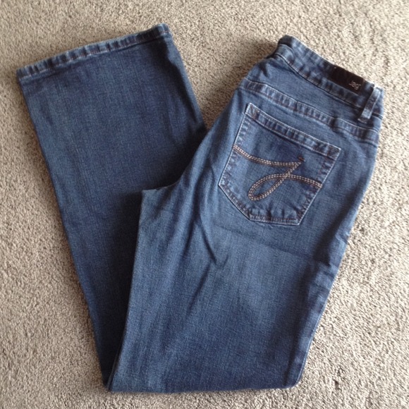 SOLD Super stretchy dark wash jeans