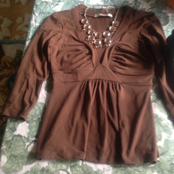 Bundled! Susan Monaco brown stretchy top