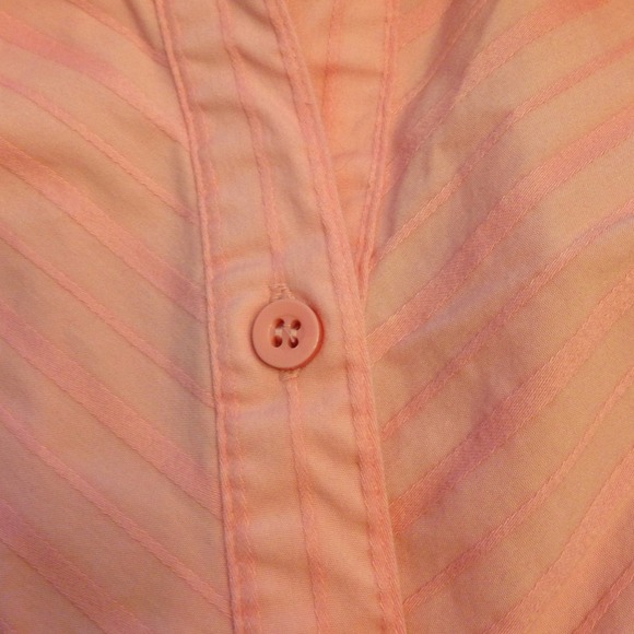 Adorable pink striped top - Picture 4 of 4