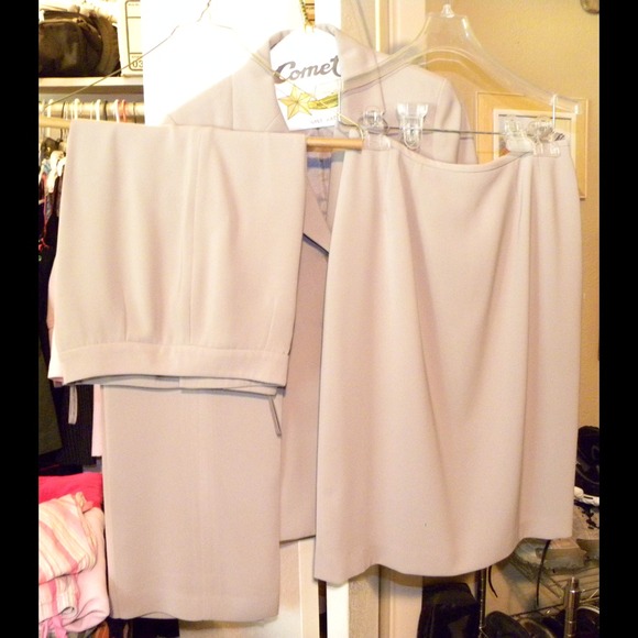 Kasper 3 piece suit, skir & pants, tan/cream color