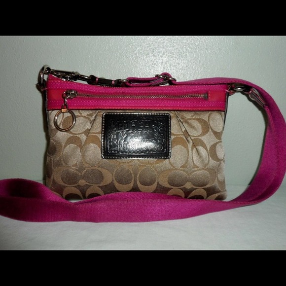 🌟SOLD🌟Auth Coach Magenta/Khaki crossbody bag
