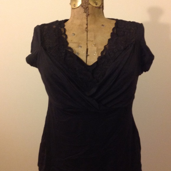 Black White House black market top.