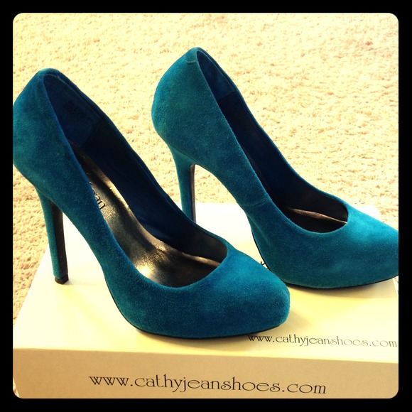 Turquoise suede leather pumps 7.5