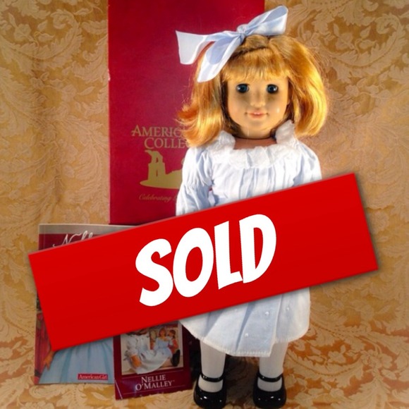 🔴SOLD🔴 American Girl Doll Nellie & book in box