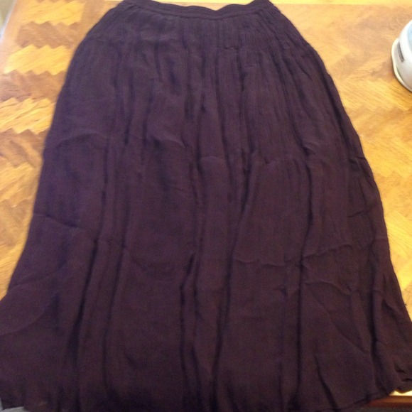 Plum broom skirt