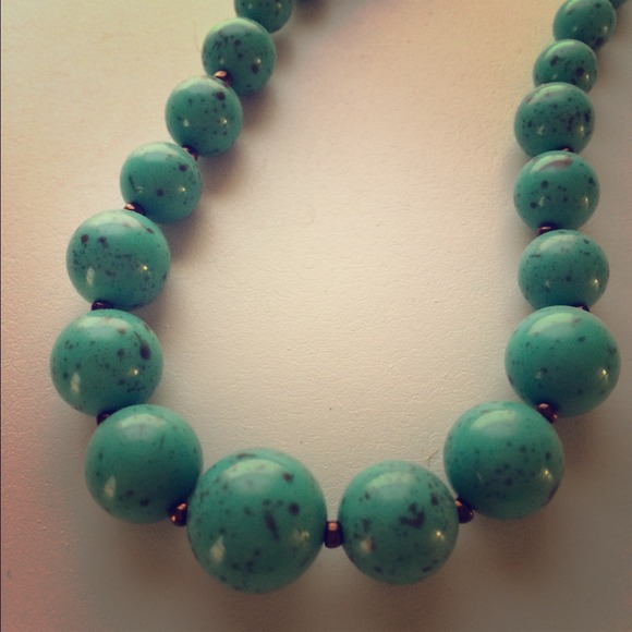 turquoise color beaded necklace