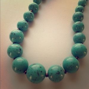 turquoise color beaded necklace