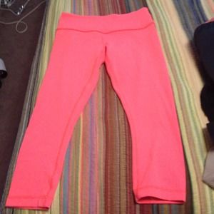 Lululemon neon orange crops