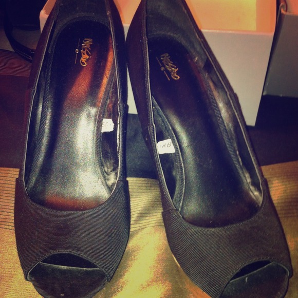 Beautiful black wedges