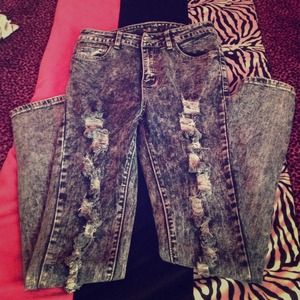 ⛔️SOLD ⛔️Acid wash high wasted jeans