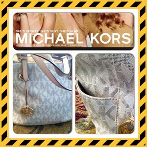 💯 authentic MICHAEL KORSE SIGNATURE