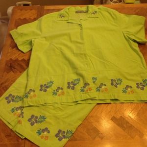 Green 2 piece capri set