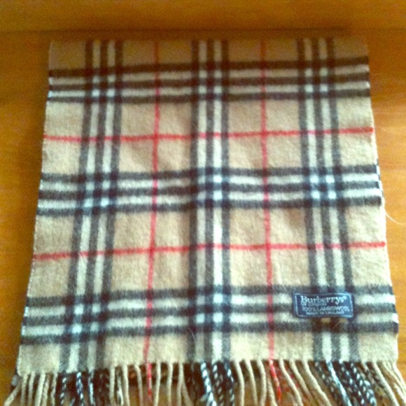 Burberry-inspired scarf