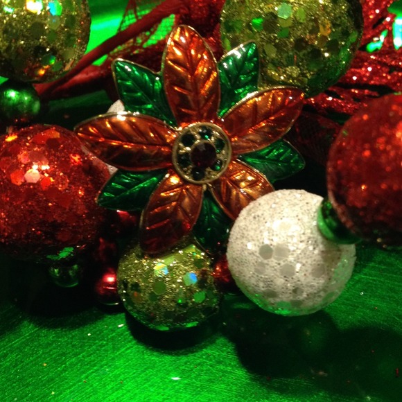 Christmas Poinsettia Pin