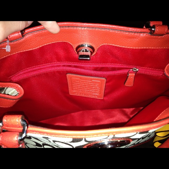 Coach purse - Picture 2 of 4