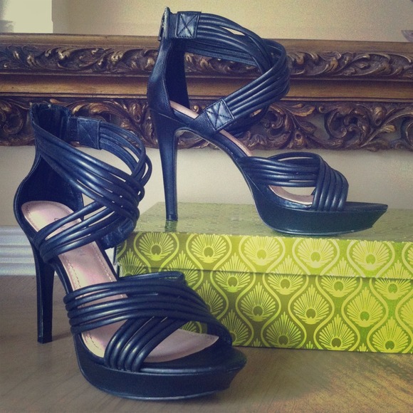 GIANNI BINI strappy platform pump