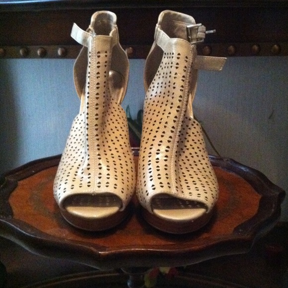 Heels!:) - Picture 2 of 3