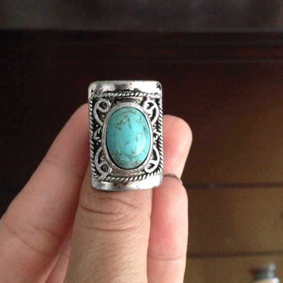 Turquoise and silver ring - Picture 2 of 2