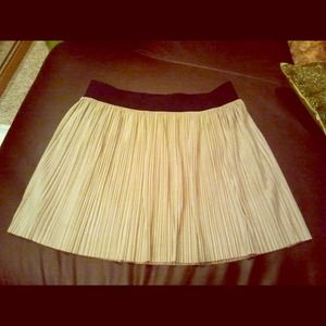 BCBG pleated suade skirt