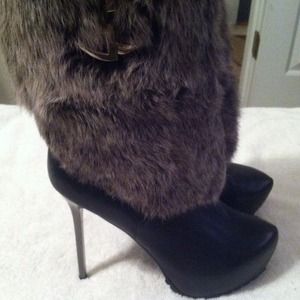 Black boots with fur