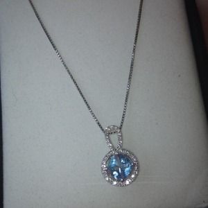 2k blue topaz never worn