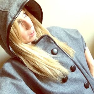 DKNY Poncho M/L in flawless condition