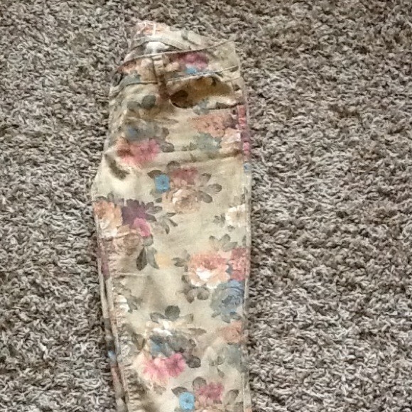 Jeans - Picture 1 of 2
