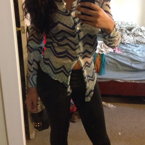 Button down shirt - Picture 2 of 3