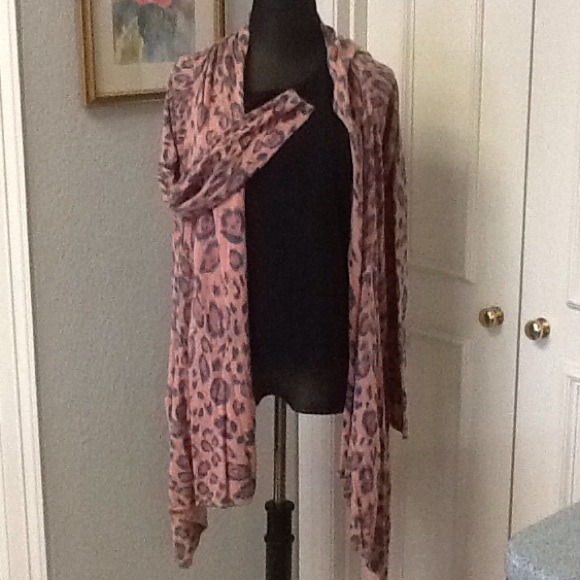 Cheetah print Drape jacket(black top not included)