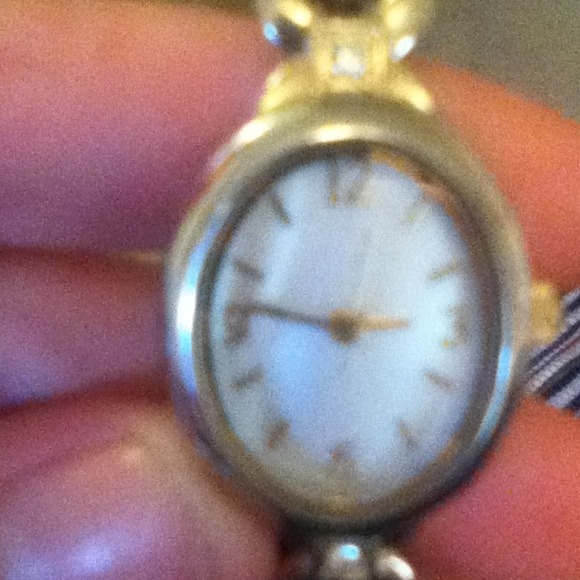 Watch! - Picture 2 of 3