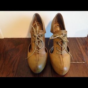 GO MAX Women's Giorgia T-Strap Pump Size 8.5