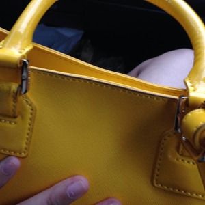 Tory Burch Bags - Tory Burch Mini Robinson Tote Tory Burch Bags - Tory Burch Mini Robinson Tote