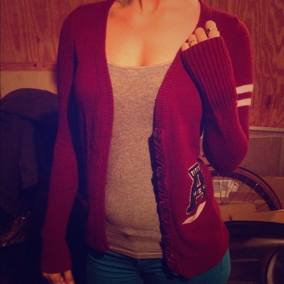 A&F maroon cardigan