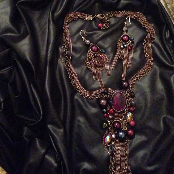 Lovely gold necklace set