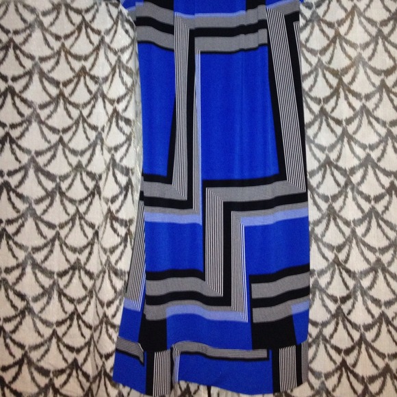 Black blue and white dress - Picture 2 of 4